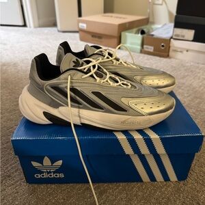 Adidas Ozelia